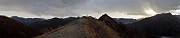 89 Panoramica dalla linea tagliafuoco verso il Pizzo di Spino, la Val Serina a sx e Brembana a dx